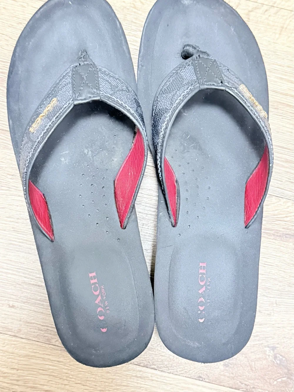 Y2K COACH Black Thong Sandals with Red Accent